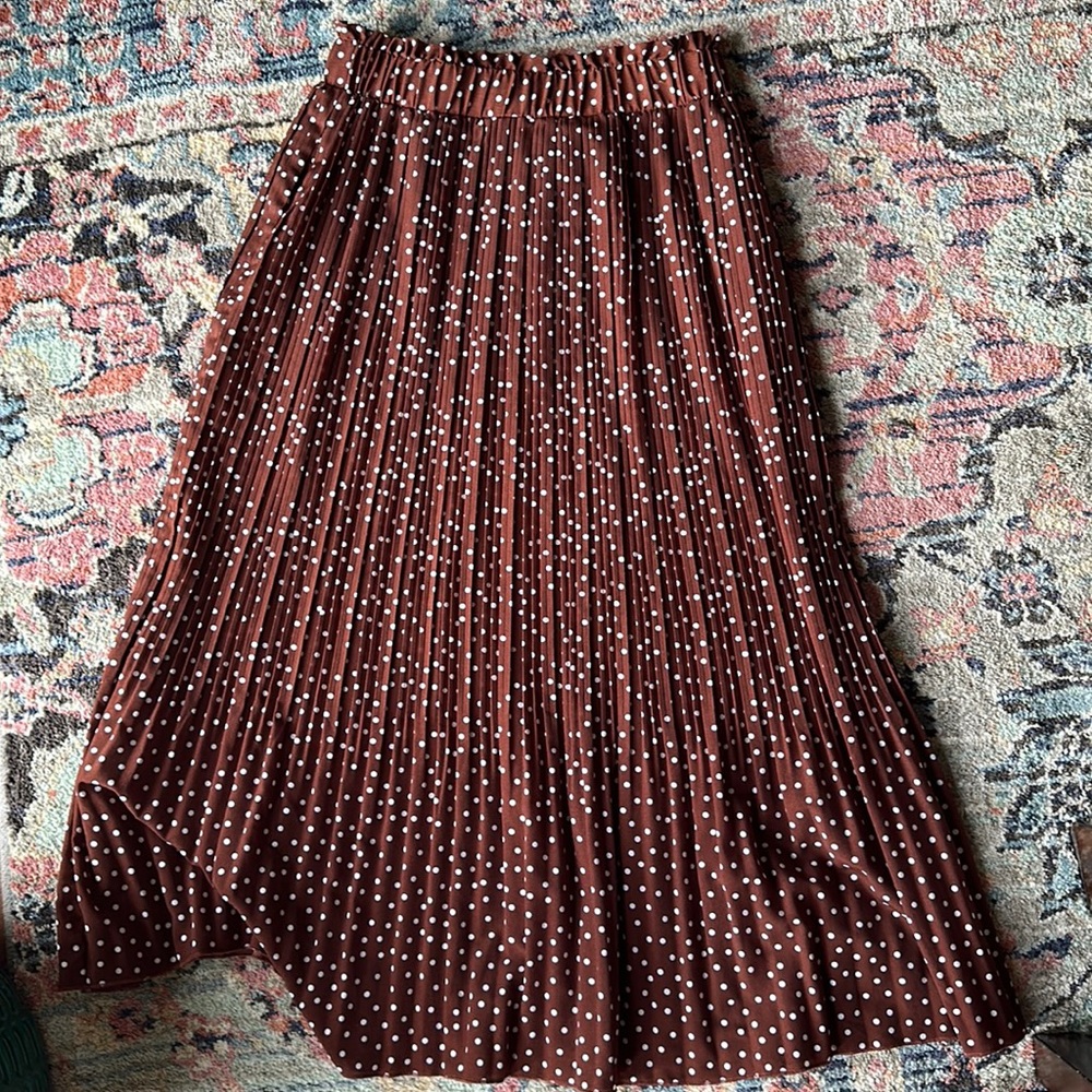 Pleated midi skirt